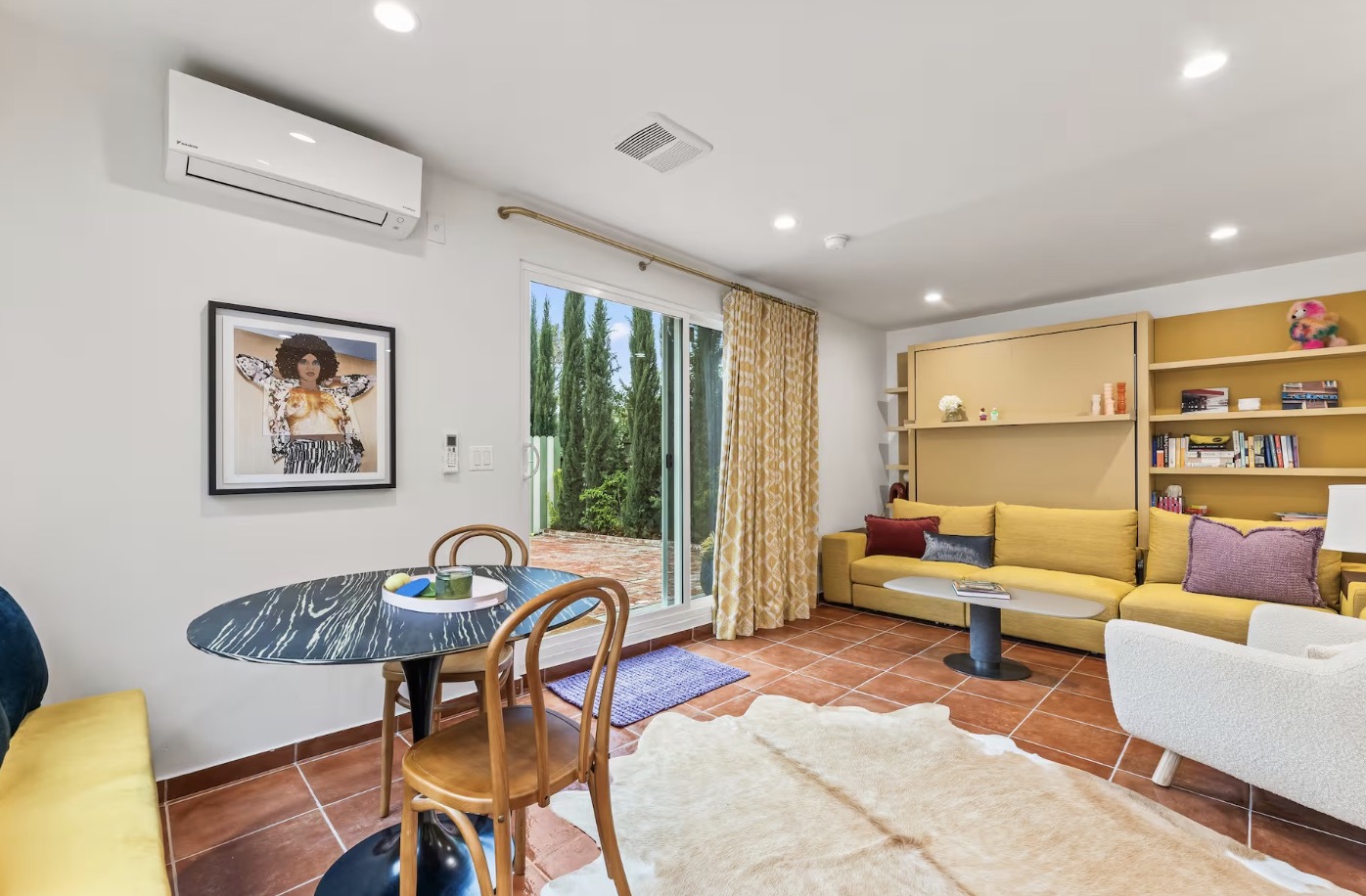 3364 Bennett cottage main room